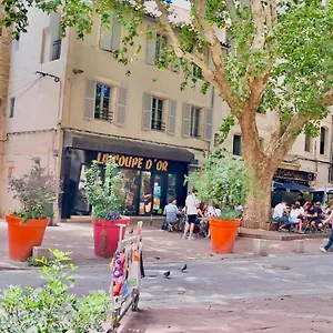 Hyper-centre Piéton, Rénové à Neuf, Avignon